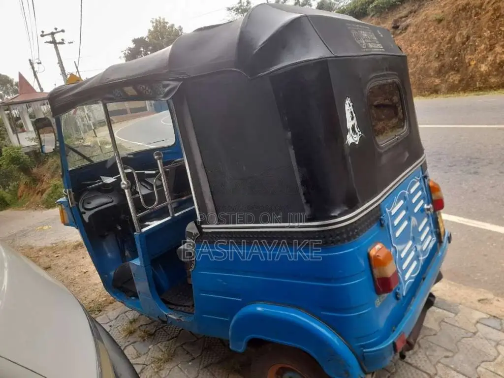 Bajaj 4 Stroke 2011 Three Wheel (Used)