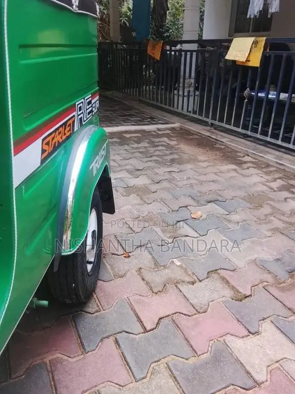 Bajaj 4 Stroke 2009 Three Wheel (Used)