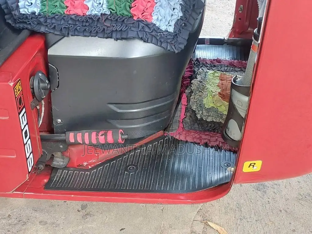 Bajaj RE 205 2016 Three Wheel (Used)
