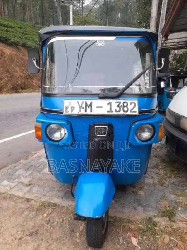 Bajaj 4 Stroke 2011 Three Wheel (Used)