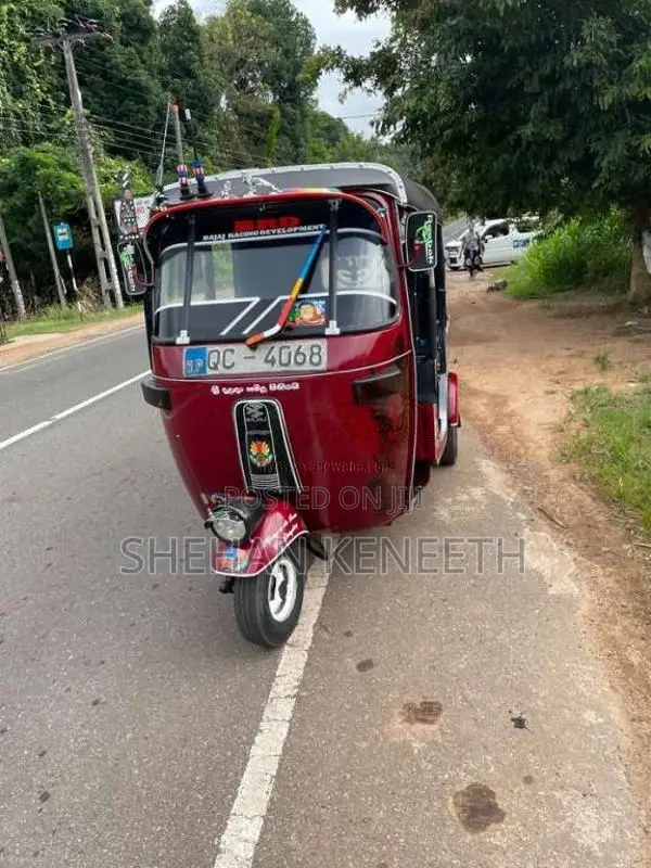 Bajaj RE 2 Stroke 2005 Three Wheel (Used)