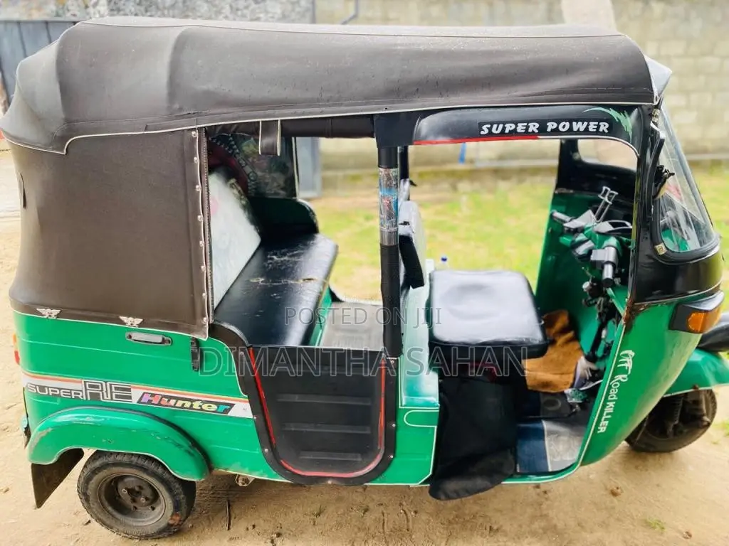 Bajaj 4 stroke 2007 Three Wheel (Used)