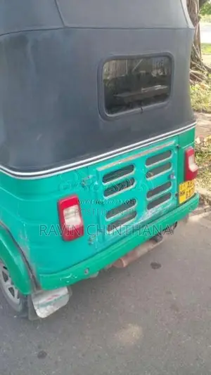 Bajaj 4 Stroke 2016 Three Wheel (Used)