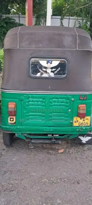 Bajaj 4 Stroke 2010 Three Wheel (Used)