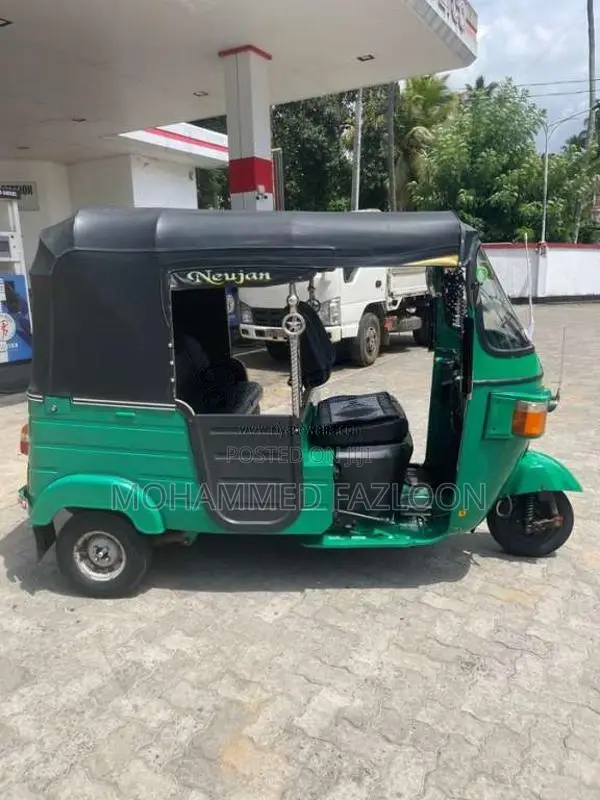 Bajaj RE 205 2012 Three Wheel (Used)