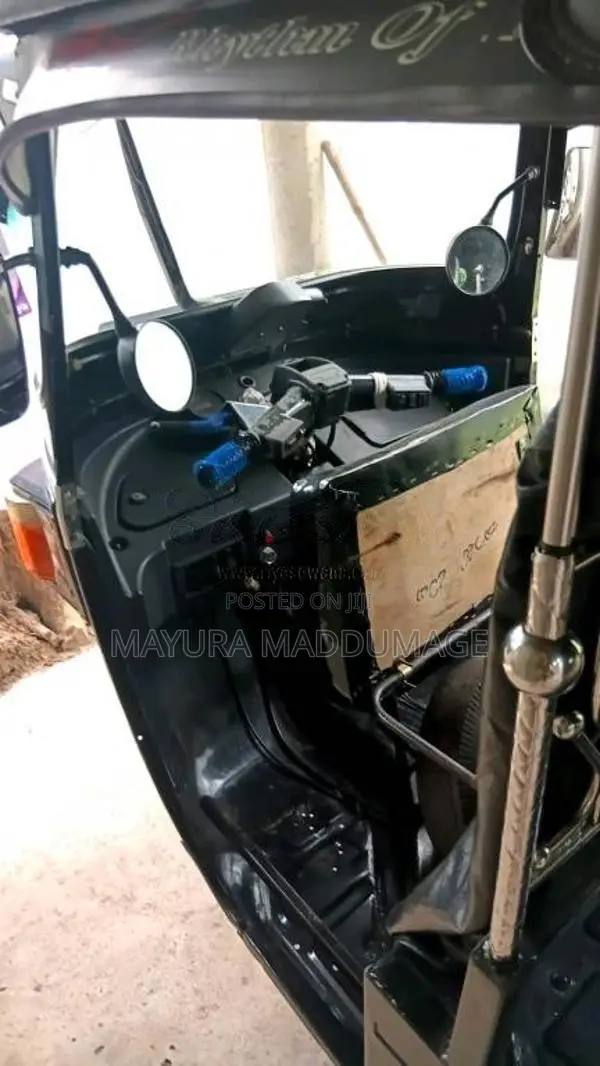 Bajaj RE 205 2012 Three Wheel (Used)