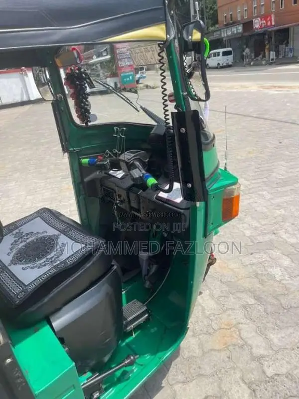 Bajaj RE 205 2012 Three Wheel (Used)