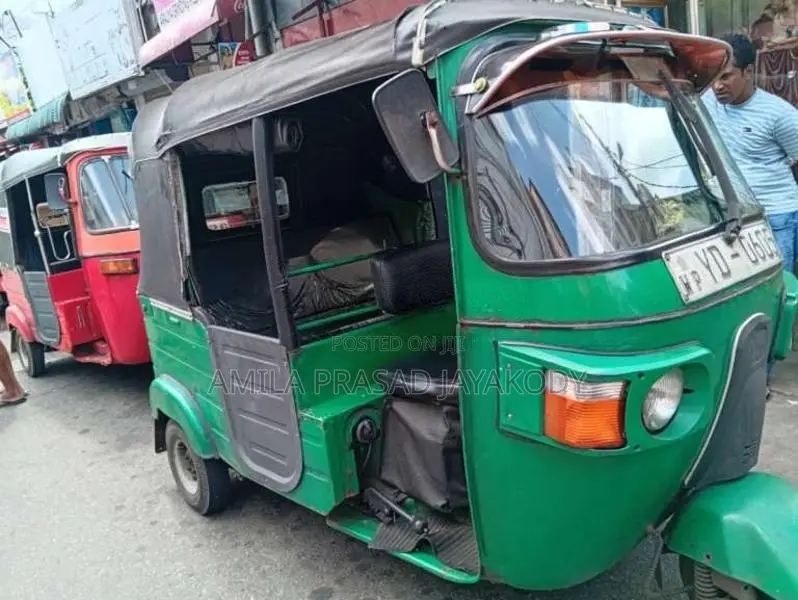 Bajaj 4 Stroke 2010 Three Wheel (Used)
