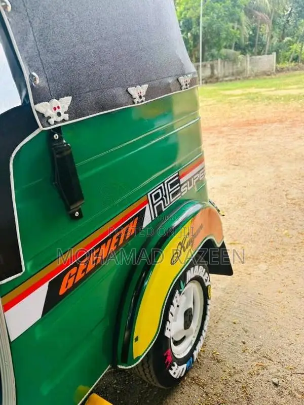 Bajaj RE 205 2011 Three Wheel (Used)