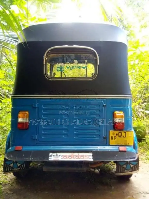 Bajaj 4 Stroke 2007 Three Wheel (Used)