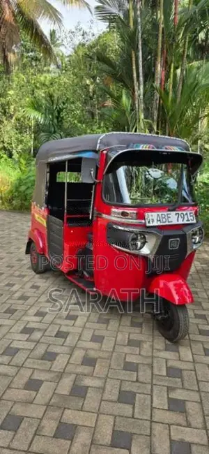 Bajaj RE 205 2015 Three Wheel (Used)