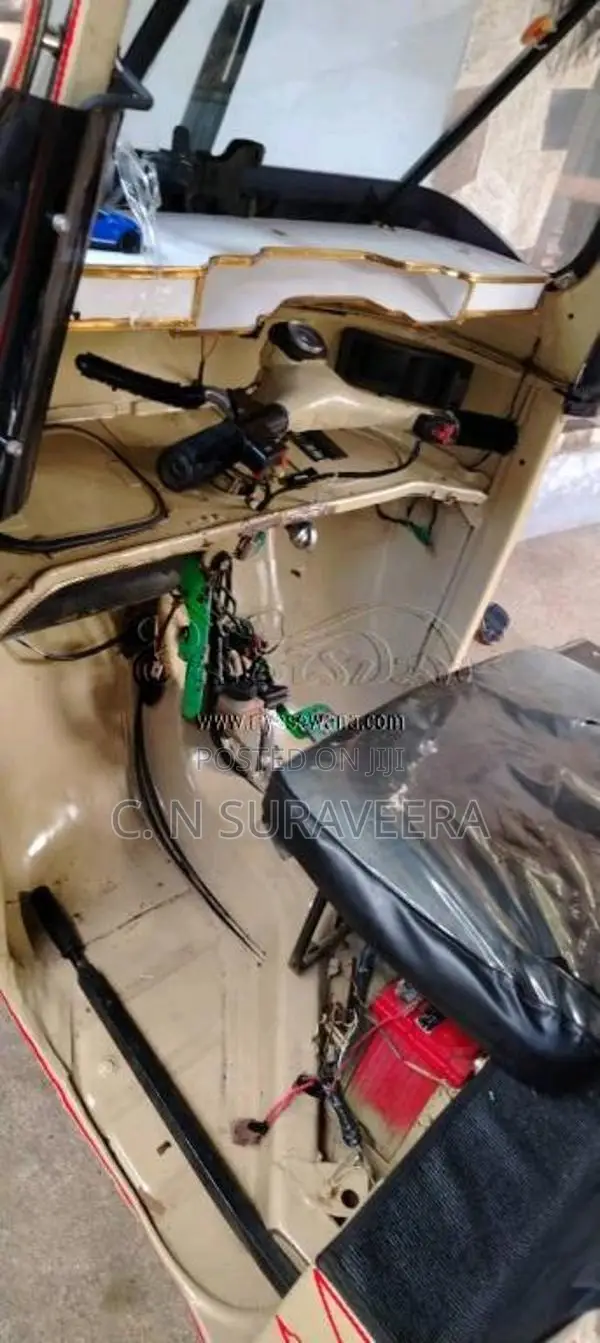 Bajaj 2 Stroke 2004 Three Wheel (Used)