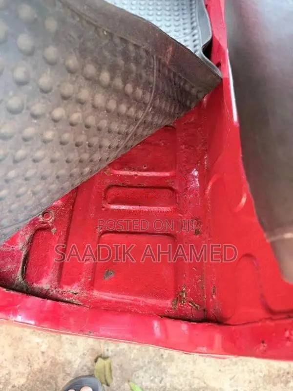 Bajaj RE 2 Stroke 2005 Three Wheel (Used)