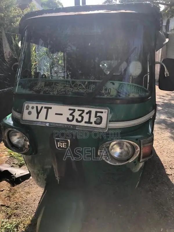 Bajaj RE 205 2011 Three Wheel (Used)