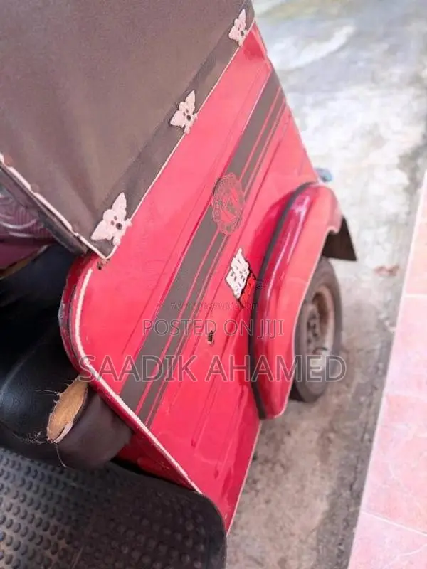 Bajaj RE 2 Stroke 2005 Three Wheel (Used)