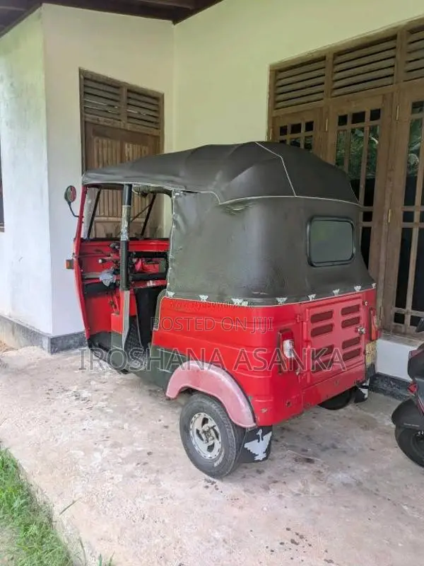 Bajaj 2 stroke 2006 Three Wheel (Used)