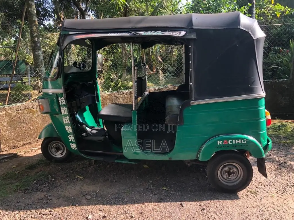 Bajaj RE 205 2011 Three Wheel (Used)