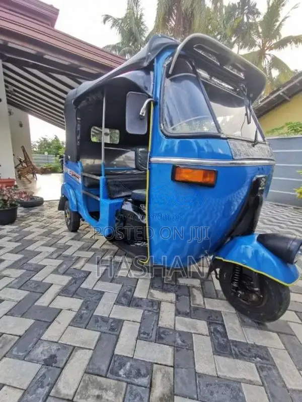 Bajaj RE 2 Stroke 2005 Three Wheel (Used)
