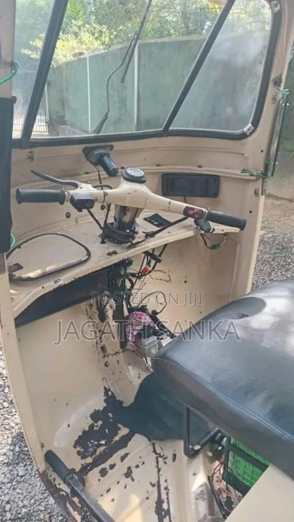 Bajaj 2 stroke 2006 Three Wheel (Used)