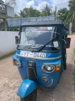 Bajaj 4 Stroke 2011 Three Wheel (Used)