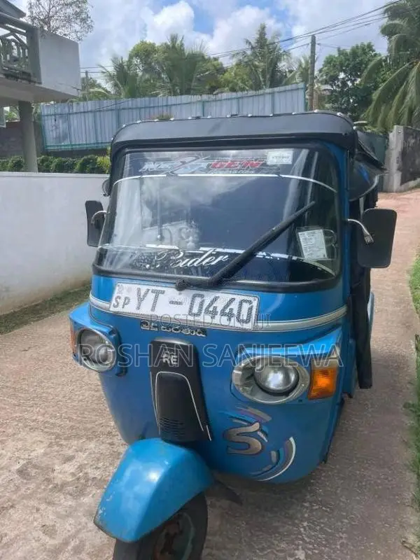 Bajaj 4 Stroke 2011 Three Wheel (Used)