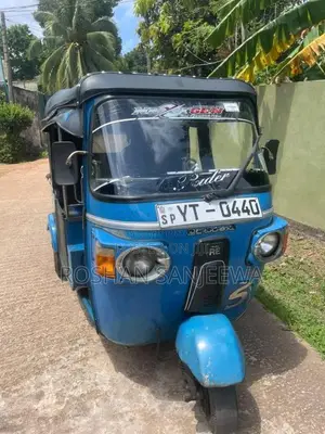 Bajaj 4 Stroke 2011 Three Wheel (Used)