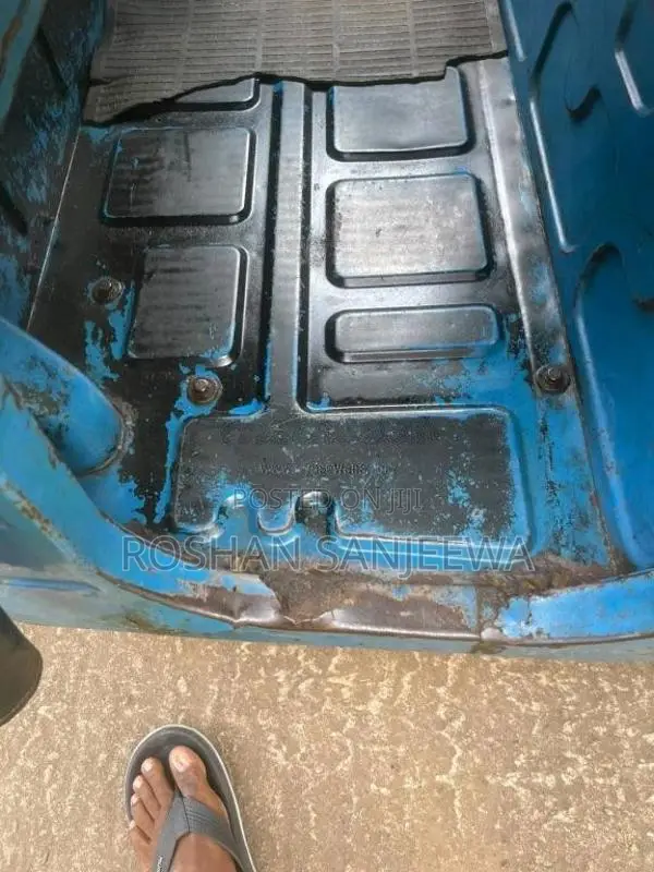 Bajaj 4 Stroke 2011 Three Wheel (Used)