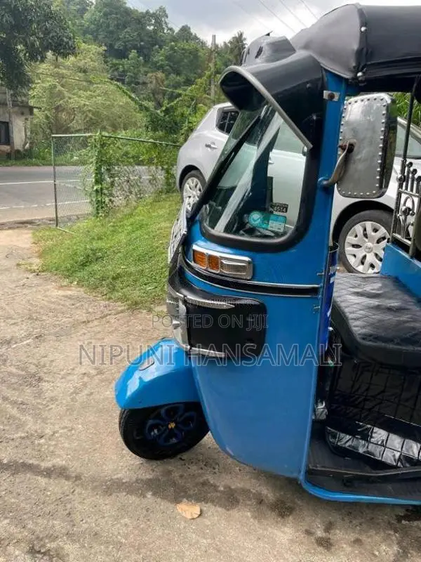 Bajaj 4 Stroke 2014 Three Wheel (Used)