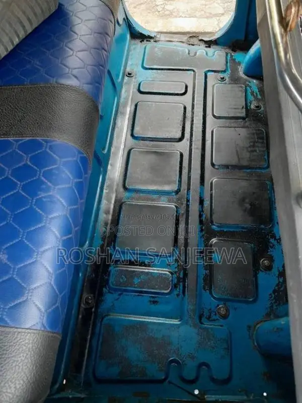 Bajaj 4 Stroke 2011 Three Wheel (Used)
