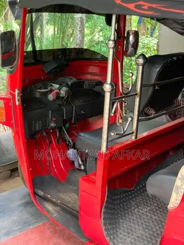 Bajaj 4 Stroke 2012 Three Wheel (Used)