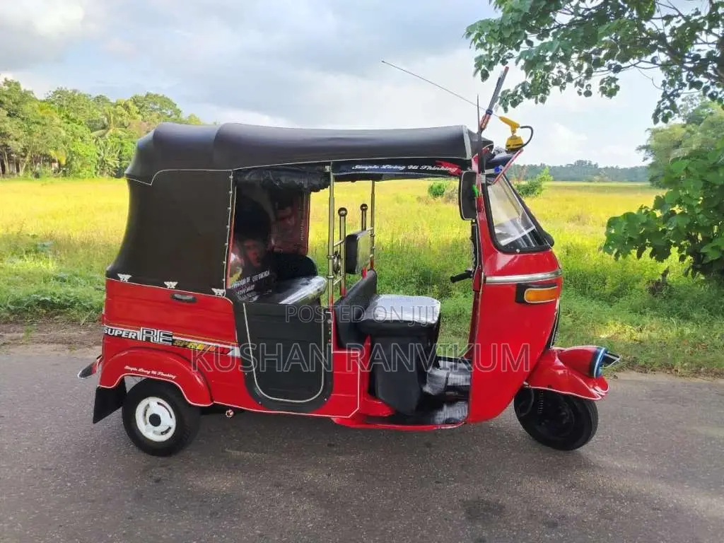 Bajaj 4 Stroke 2007 Three Wheel (Used)