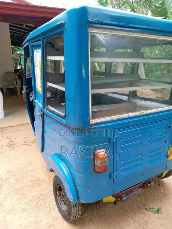 Bajaj RE 2010 Three Wheel (Used)