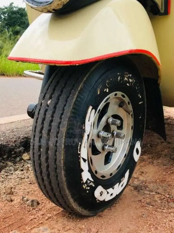 Bajaj 2 Stroke 2005 Three Wheel (Used)