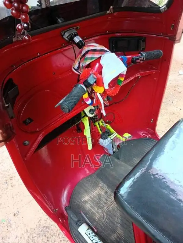 Bajaj RE 2004 Three Wheel (Used)