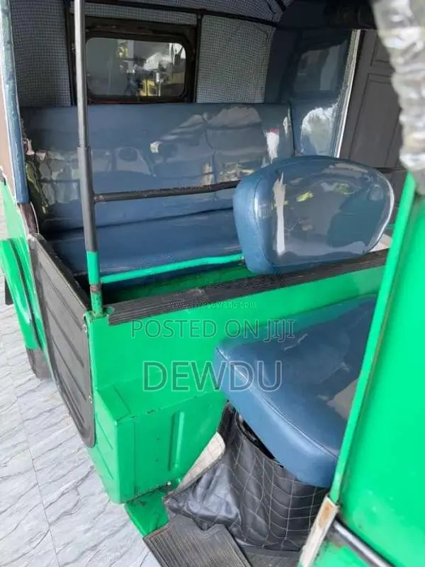 Bajaj 2 Stroke 2004 Three Wheel (Used)