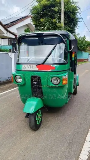 Bajaj RE 205 2011 Three Wheel (Used)