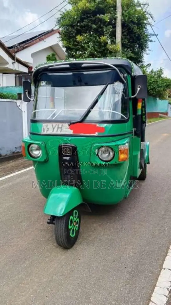 Bajaj RE 205 2011 Three Wheel (Used)