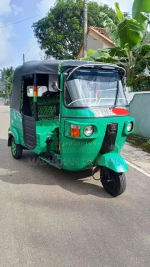 Bajaj RE 205 2011 Three Wheel (Used)