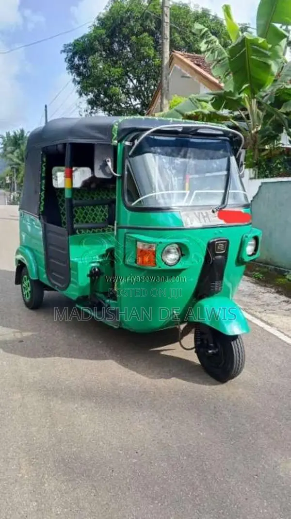 Bajaj RE 205 2011 Three Wheel (Used)
