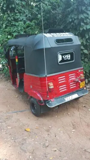 Bajaj 4 Stroke 2007 Three Wheel (Used)