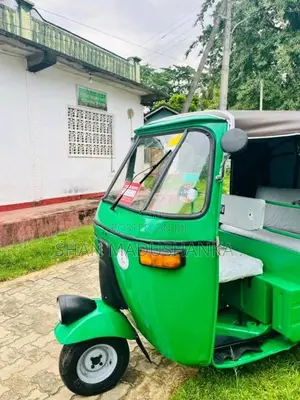 Bajaj 2 Stroke 2006 Three Wheel (Used)