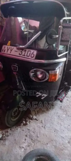 Bajaj 4 Stroke 2012 Three Wheel (Used)