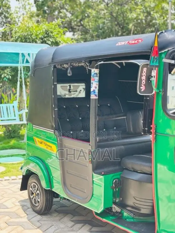 Bajaj 4 stroke 2016 Three Wheel (Used)