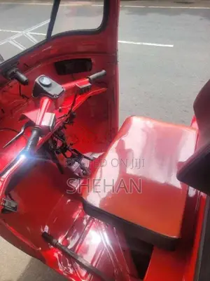 Bajaj 4 Stroke 2007 Three Wheel (Used)