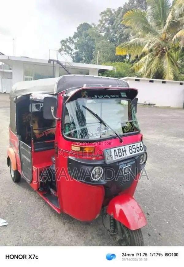 Bajaj RE 2 Stroke 2015 Three Wheel (Used)
