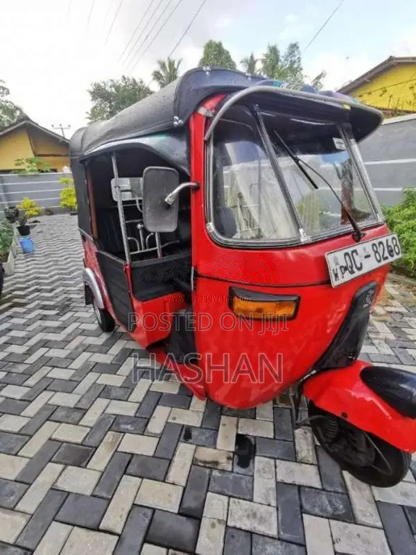 Bajaj RE 2 Stroke 2005 Three Wheel (Used)