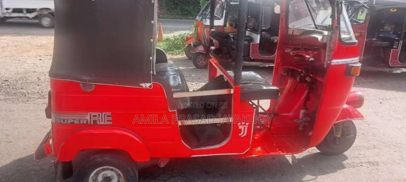 Bajaj 2 Stroke 2006 Three Wheel (Used)