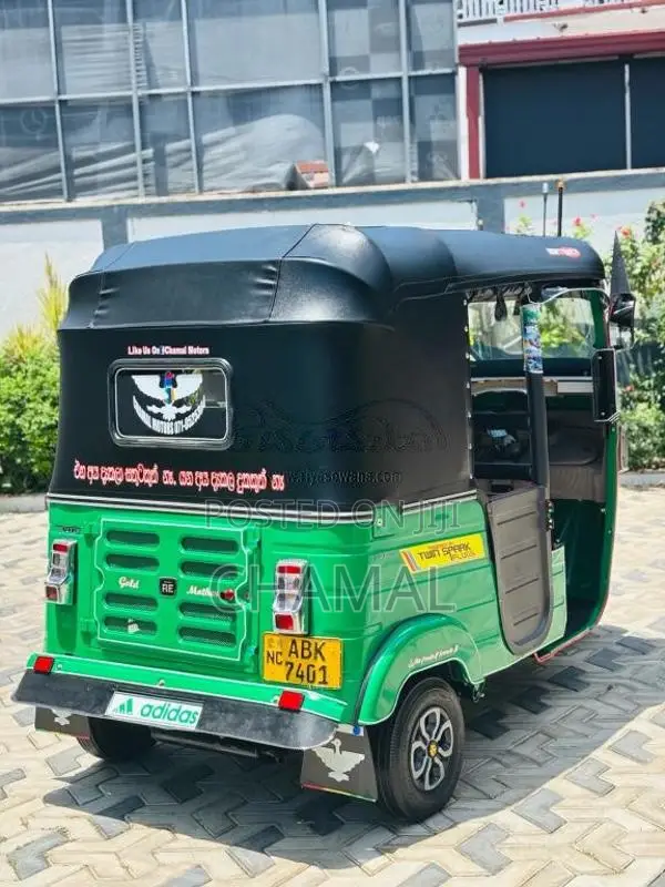 Bajaj 4 stroke 2016 Three Wheel (Used)