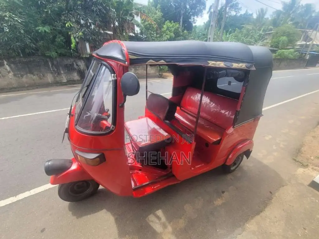 Bajaj 4 Stroke 2007 Three Wheel (Used)