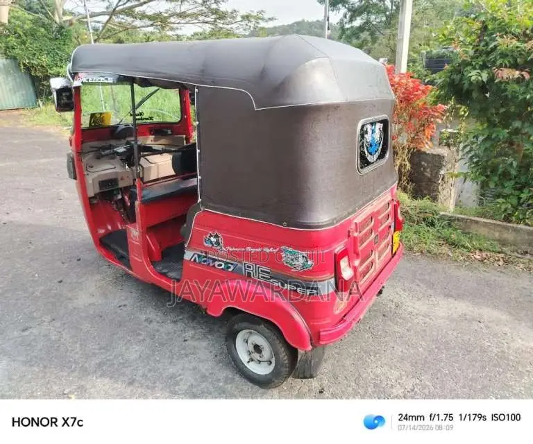 Bajaj RE 2 Stroke 2015 Three Wheel (Used)